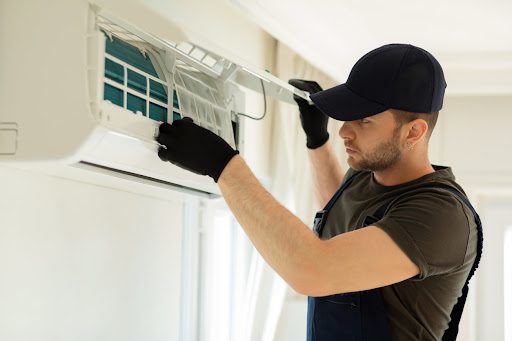 Technician services the most common commercial hvac problems